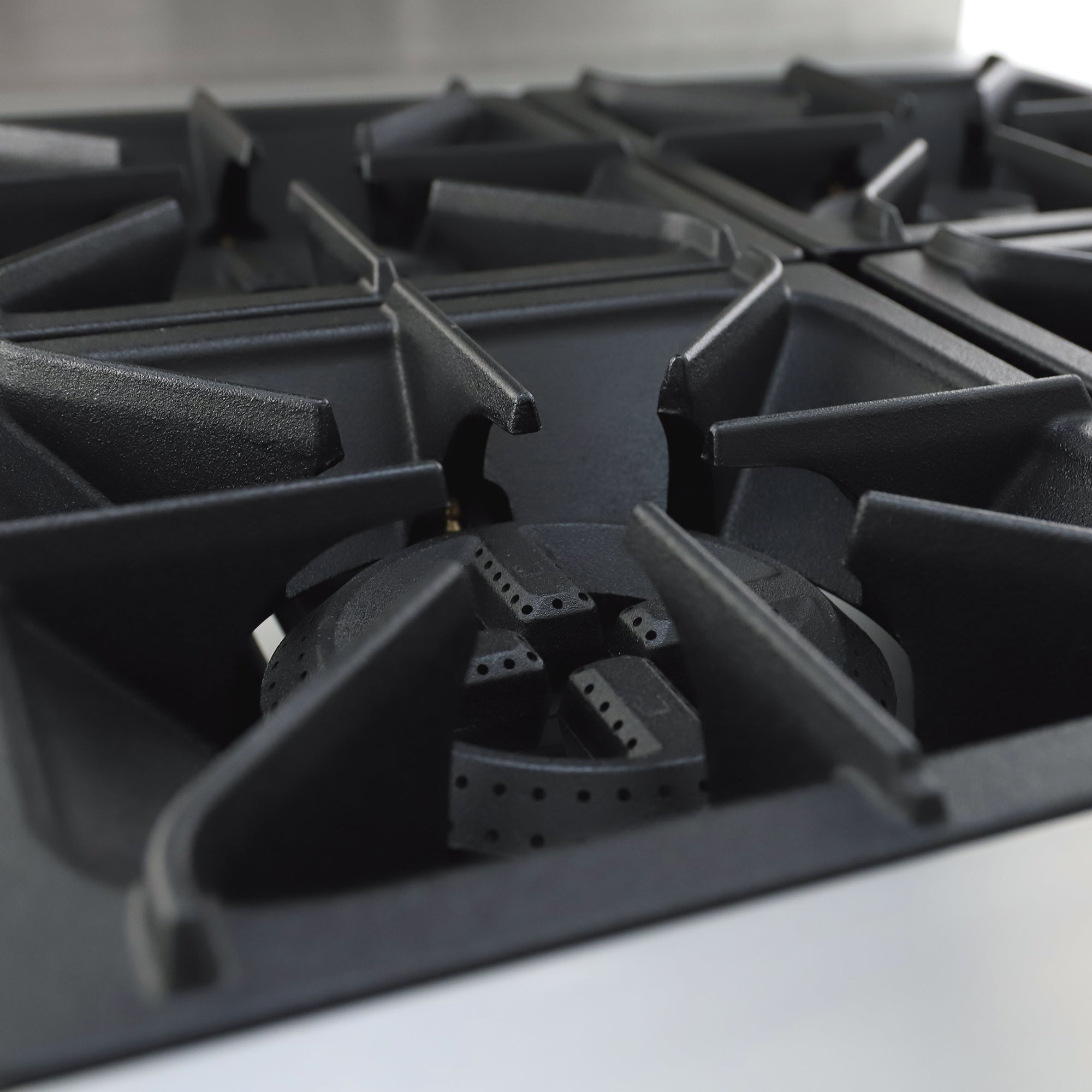 General Foodservice Gas Range with Oven, 4 Burners, 120,000 BTU, 24", in Stainless Steel GR4-24