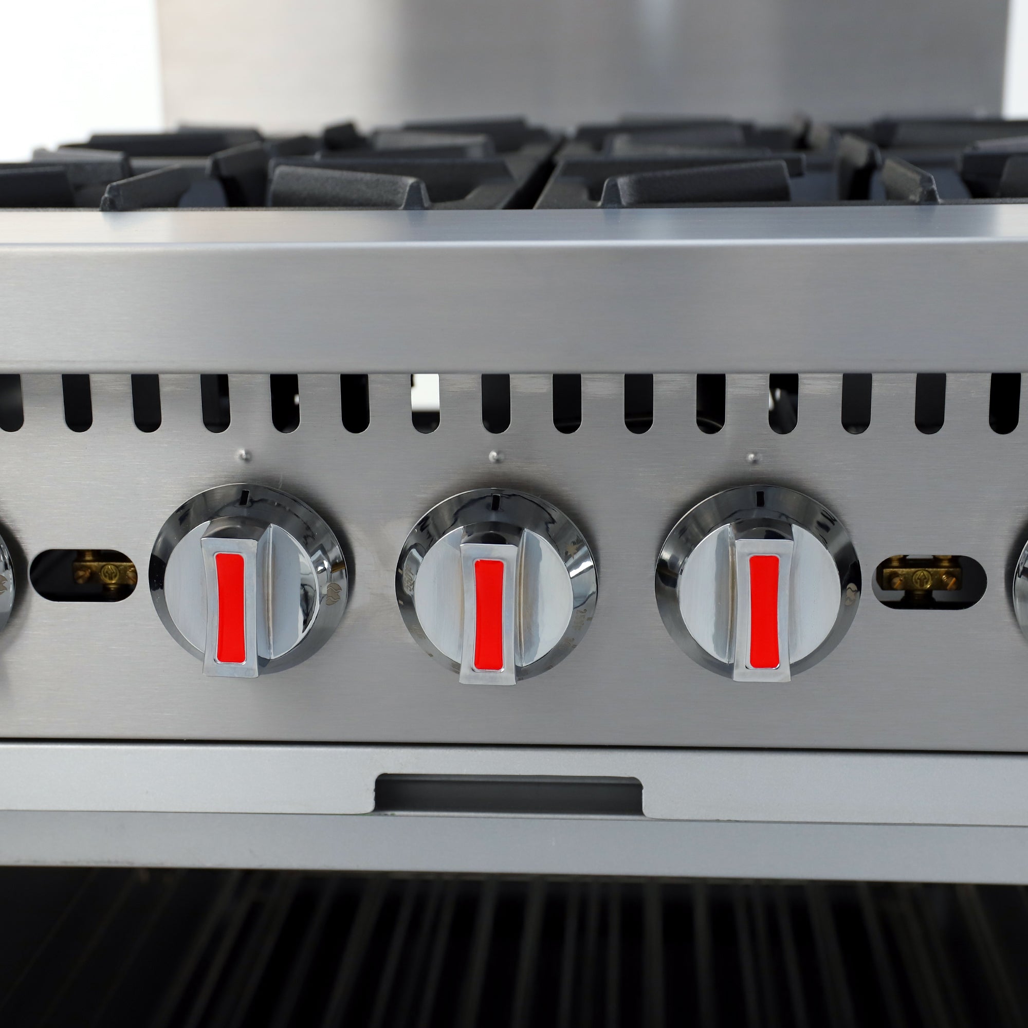 General Foodservice Gas Range with Oven, 4 Burners, 120,000 BTU, 24", in Stainless Steel GR4-24