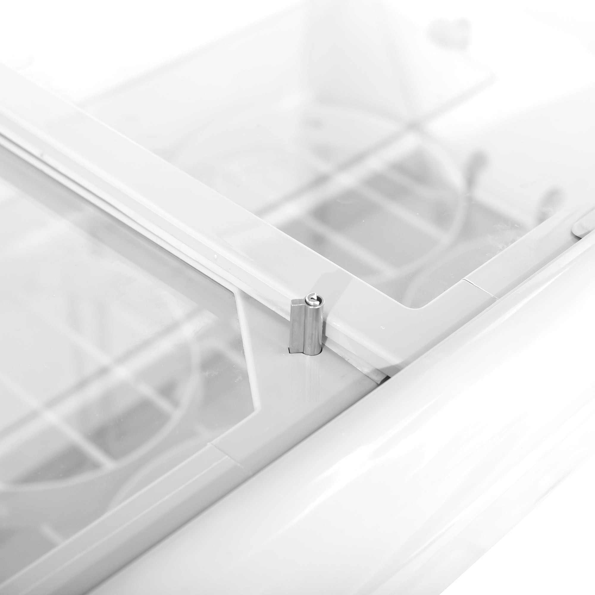 Maxx Cold Sliding Glass Top Mobile Ice Cream Display Freezer, 16 cu. ft. (453L), in White MXF71F