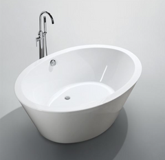 Bellaterra Udine 67 in. Freestanding Bathtub in Glossy White BA6827